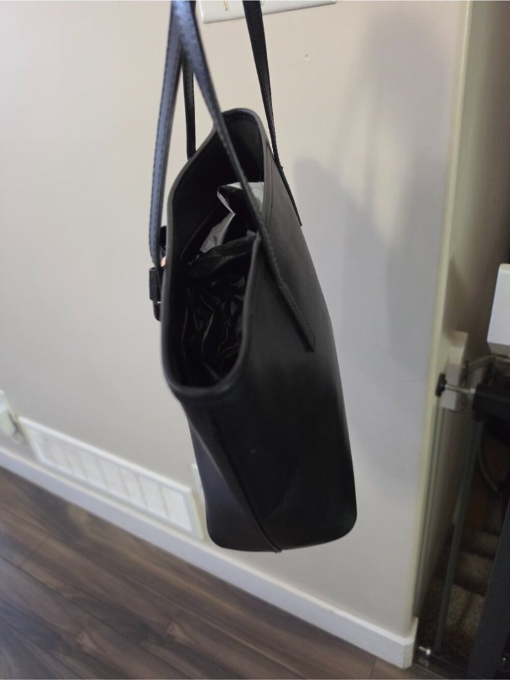100% leather Ted Baker Black Tote Bag with Bow Accent - Picture 5 of 9